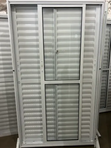 PORTA BALCÃO QUARTO 3 FOLHAS MÓVEIS ALUMÍNIO BRANCO