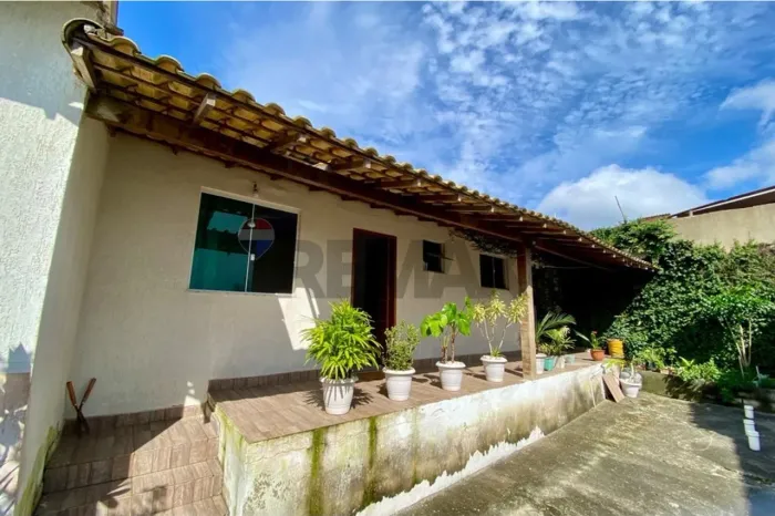 À venda 2 casas no mesmo terreno em Búzios