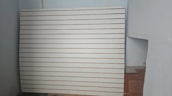 PAINEL CANALETADO EM MDF - EXPOSITOR PARA LOJAS E COMÉRCIOS