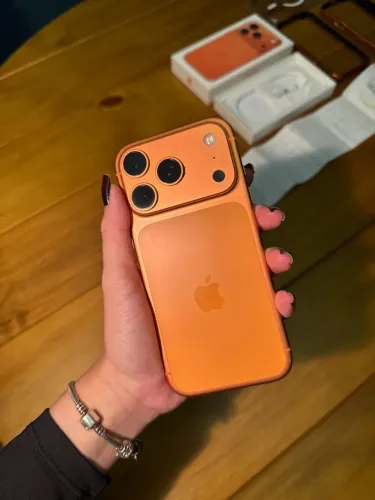 IPhone 17 pro max laranja - 256gb - semi novo