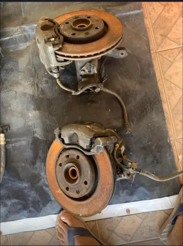 Cubos de roda, disco e pinça de freio  XSARA completos  c