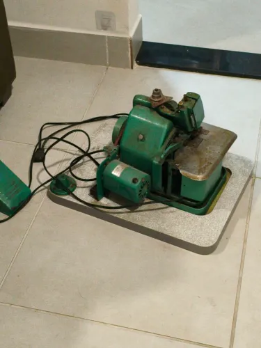 Máquina de Costura overlock chinesinha (valor negociável)