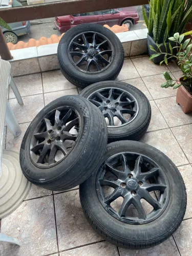 Vendo 3 pneus e 4 Jantes Jac j3 -15/ 85 