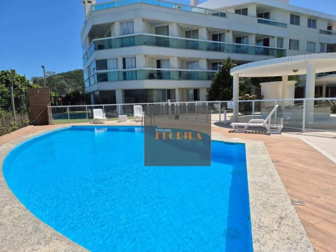 Apartamento em residencial frente mar