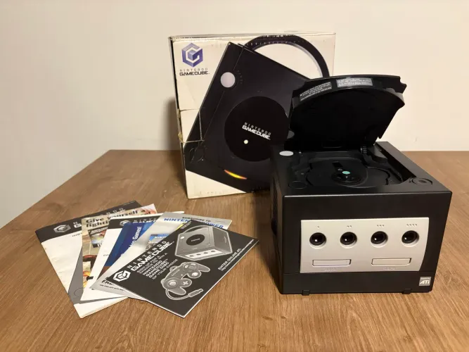 gamecube completo na caixa + 2 controles. desbloqueado com 31 jogos