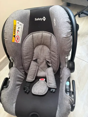 Vendo carrinho de bebê Safety + bebê conforto 