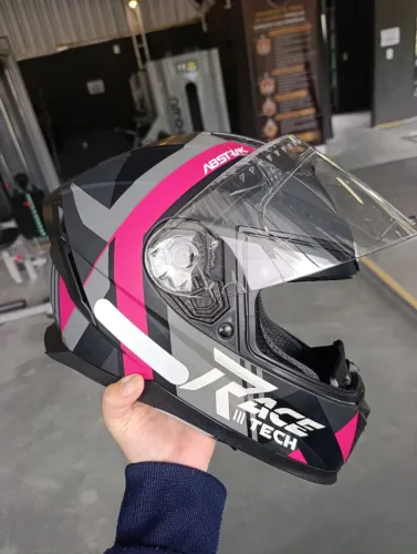 Capacete Race tech usado ?