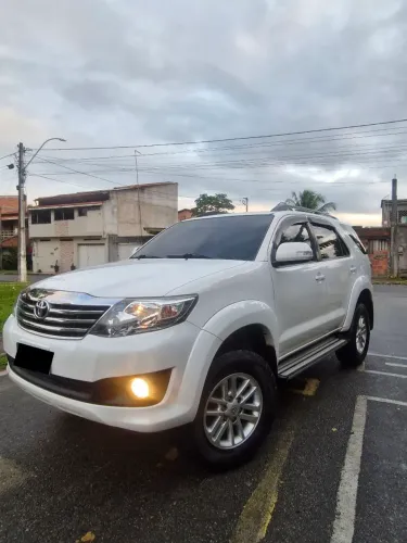 Toyota Hilux SW4 SR 4X2 2.7/ 2.7 Flex 16V Aut. 2013