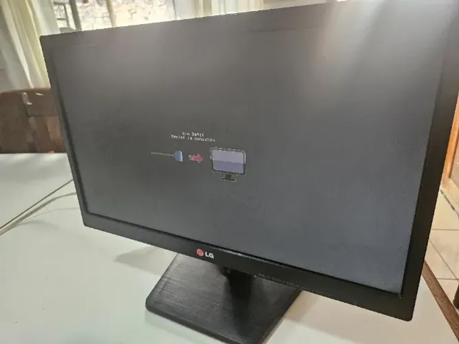 Monitor LG 19.5" HD+ (900p)