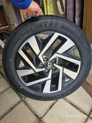 Roda com pneu T-Cross