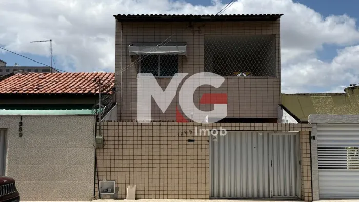 Casa espaçosa com 5 quartos, 2 suítes e quintal em Fortaleza em Amadeu Furtado, Fortaleza