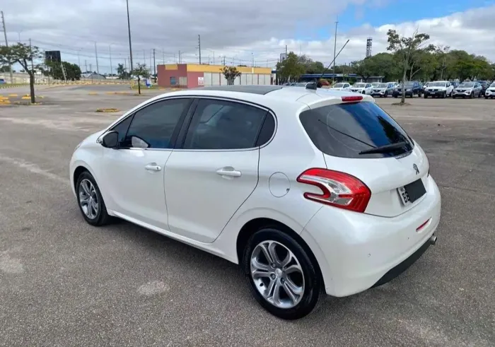 Peugeot 208 Griffe 1.6 Flex 16V 5P Aut. 2015