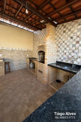 Casa a Venda no Bairro Pitimbu/Satélite 4 Quartos