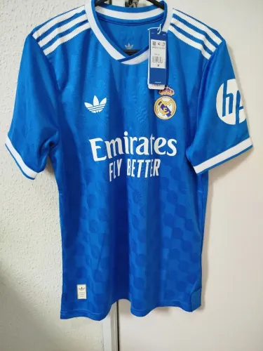 Camisa real Madrid azul