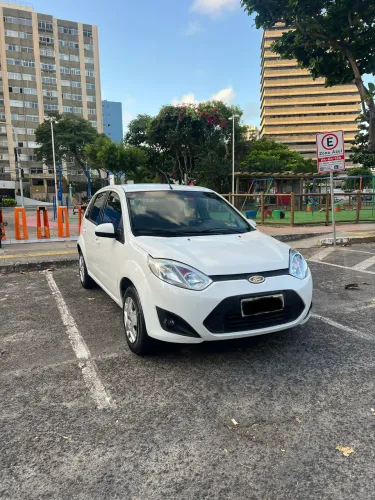 Ford Fiesta SE 1.6 8V Flex 5P 2014