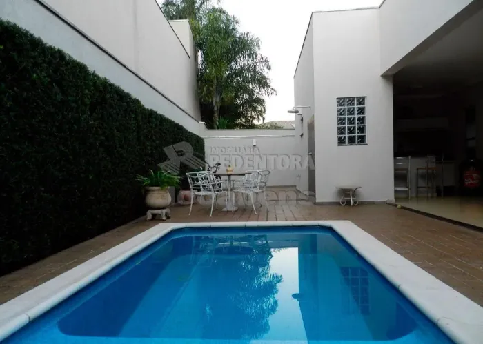Casa a venda no Damha IV com 03 quartos, suíte com hidro e piscina.