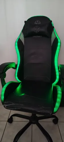Cadeira Gamer RGB Completa e Muito Bem Conservada