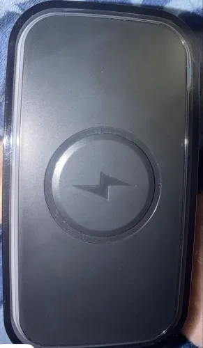Caixa de som Bluetooth com carregador de celular por indução