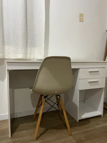 Escrivaninha + cadeira