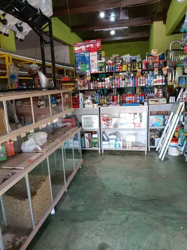 Ferragista completa, com grande mix de mercadoria, faturando, está em funcionamento,