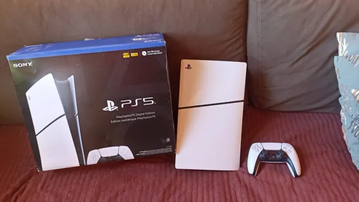 Ps5 slim digital 1 TB + garantia 1 ano / troco por pc !!!!