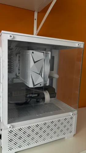 PC GAMER Ryzen 7 + RTX 2060