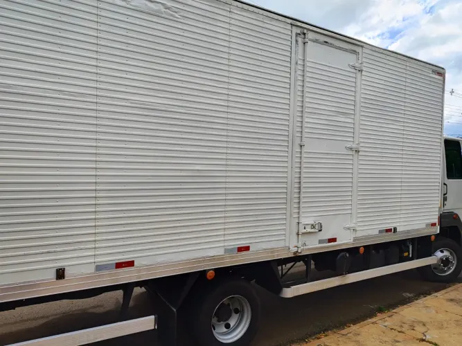 Caminhão Ford 1119 2019 Baú impecável único dono 