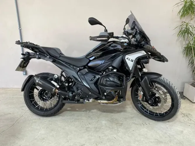 BMW R 1300 GS Triple Black só 4300 km