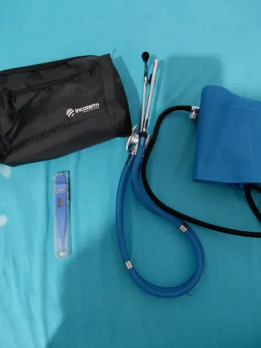 kit de estetoscópio e esfigmomanômetro incoterm