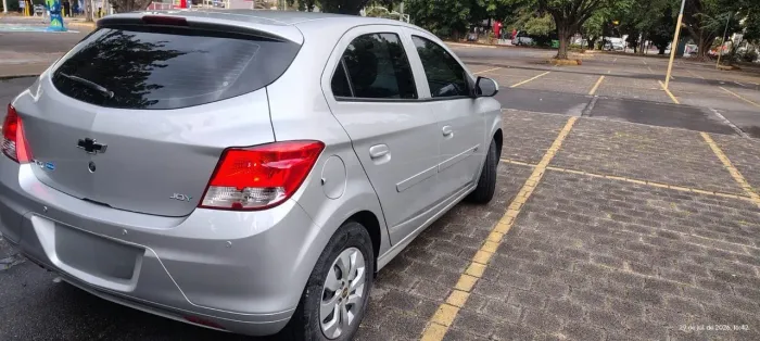 Chevrolet Onix JOY Hatch 1.0 8V Flex Mec. 4P 2018