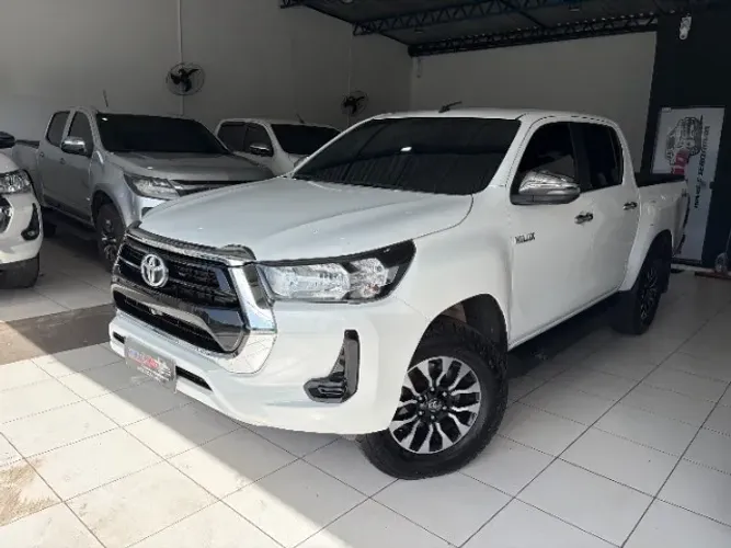 Toyota Hilux CD 4X4 2.8 Diesel Mec. 2024