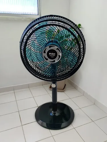 Ventilador Philco preto de coluna 127w
