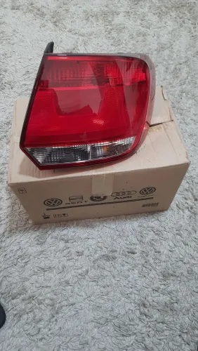Lanterna Volkswagen Gol G6 lado direito original Hella - Seminova
