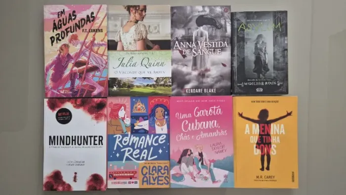 Livros diversos a R$ 20,00 cada um