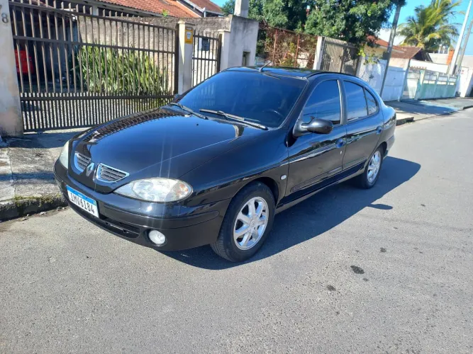Renault Megane Sedan Dynamique 2.0 16V Mec. 2006