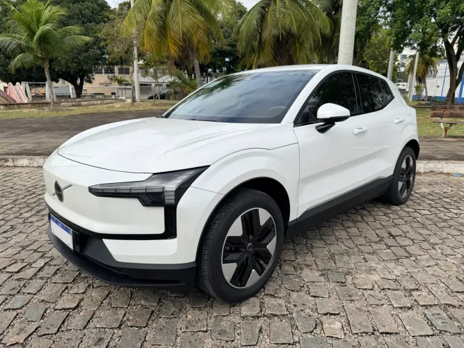 Volvo EX30 E60 Core (elétrico) 2024