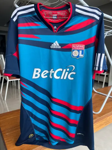 Uniforme Olympique Lyonnais ANO 2010/11