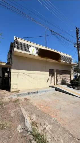 Excelente Imóvel comercial no jardim América ao lado da avenida T-9 , super oportunidade.
