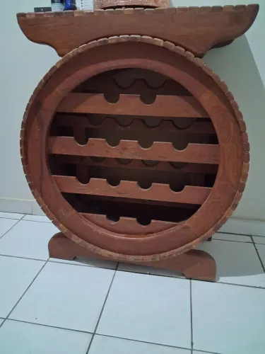 Adega de vinhos madeira maciça