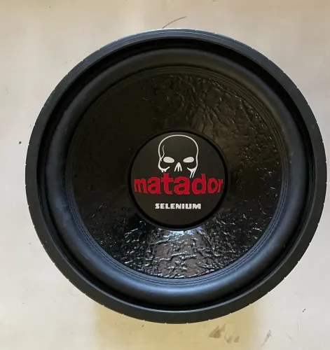 Sub Woofer Selenium Matador 15?