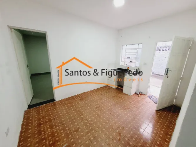 Casa para locação com 1 quarto (suíte), sala, cozinha e banheiro