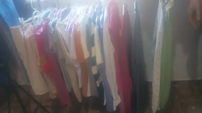 Veja combo de roupas de brecho