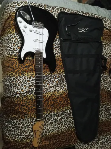Guitarra stratocaster