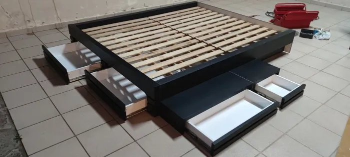 Cama de casal em MDF semi nova entrega e montagem Curitiba