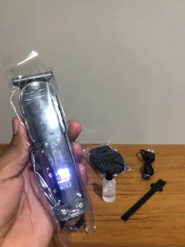 MÁQUINA SMART LCD BARBEADOR ELÉTRICO TRANSPARENTE