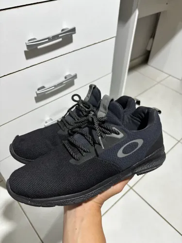 Tênis Oakley evzero