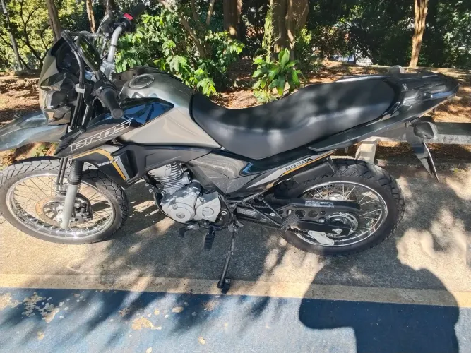 Bros 2023( 15.000 km)manual chave reserva