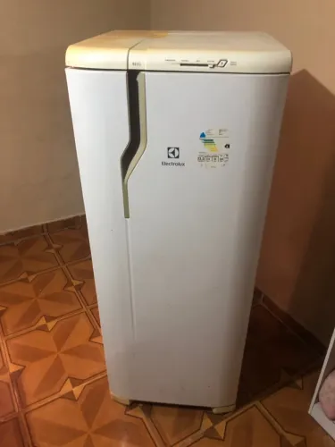 Vende-se geladeira da Electrolux 