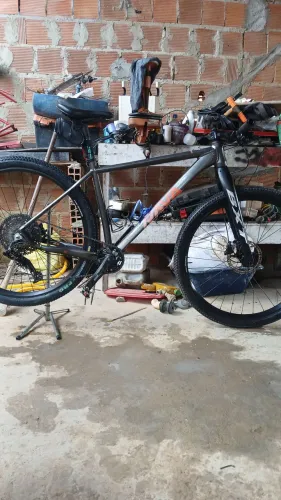 Revisão e lavagem e manutenção em bicicletas