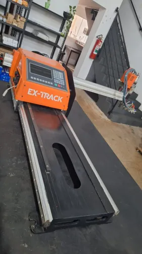 SISTEMA DE CORTE CNC - COM CABEÇOTE CNC, TRILHO 1,20m, BRAÇO 1,50m e TORRE DE GASES 